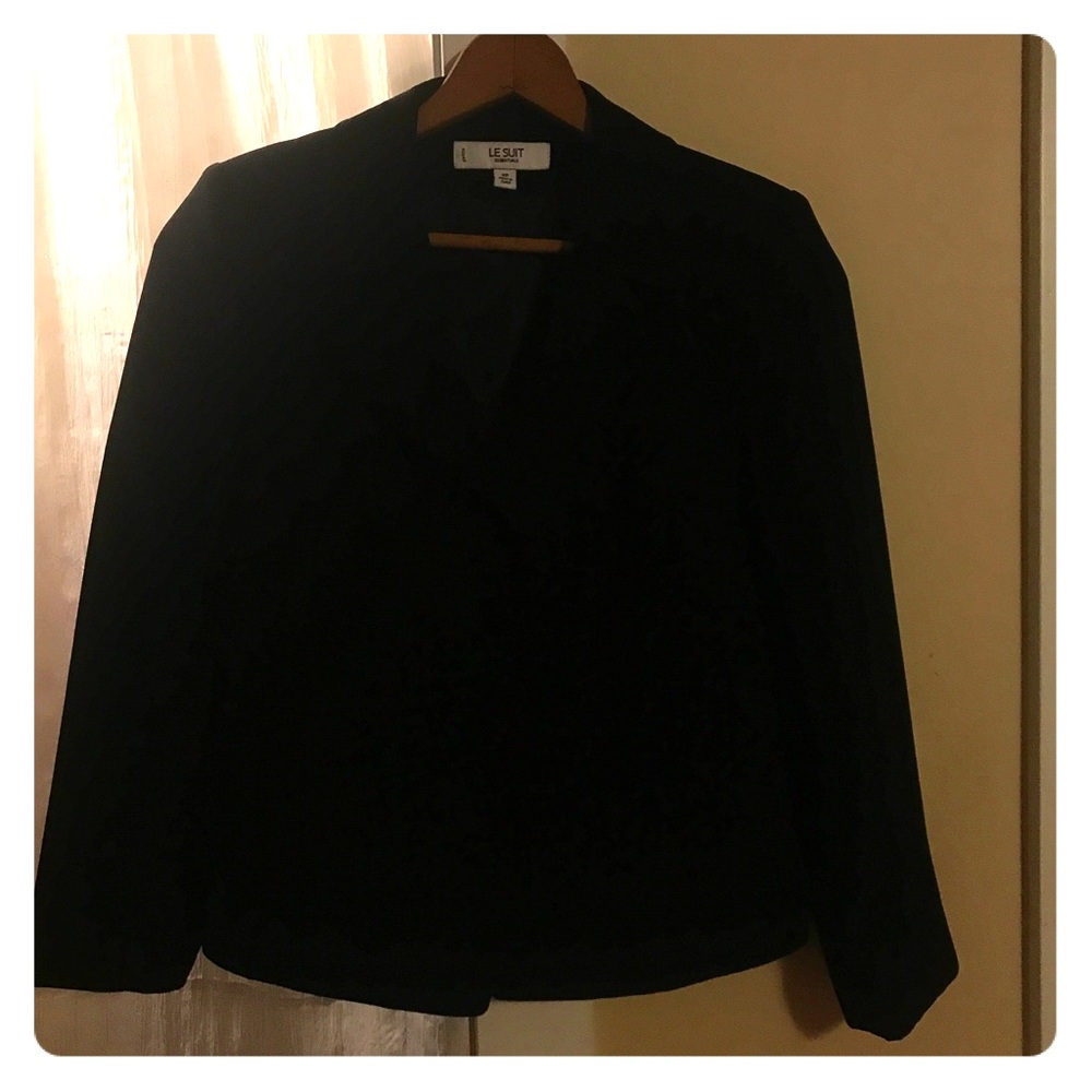 FALL SALE Gorgeous Le Suit crepe blazer